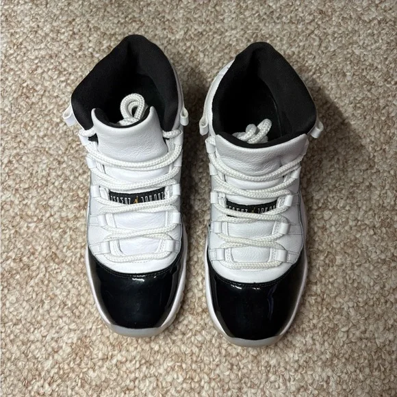 Air Jordan 11 Retro GS "Gratitude/Defending Moments"